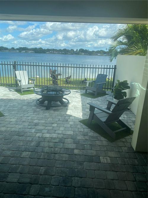 19009 Nw 64th Ct, Hialeah, FL, 33015-4716 | Card Image