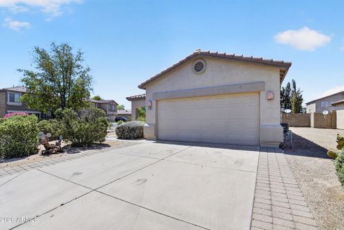 566 E Renegade Pl, San Tan Valley, AZ, 85143-4311 | Card Image