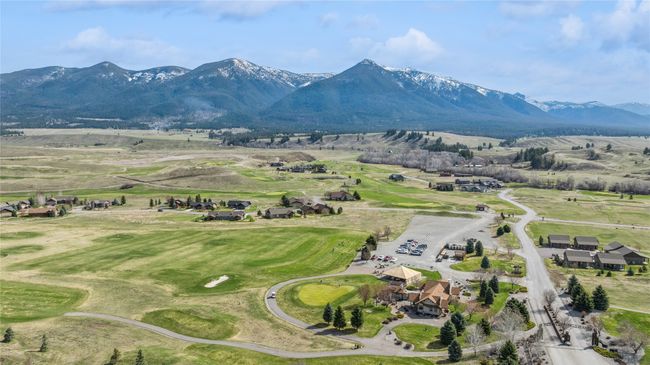 Bird's eye view with a mountain view | Image 40