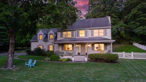 489 Hoyt St, Darien, CT, 06820-2410 | Card Image