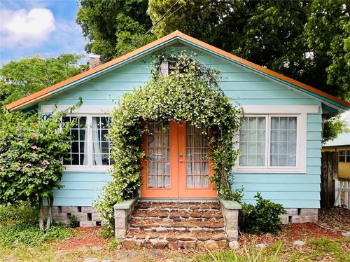 305 S Highland St, MOUNT DORA, FL, 32757-5701 | Card Image