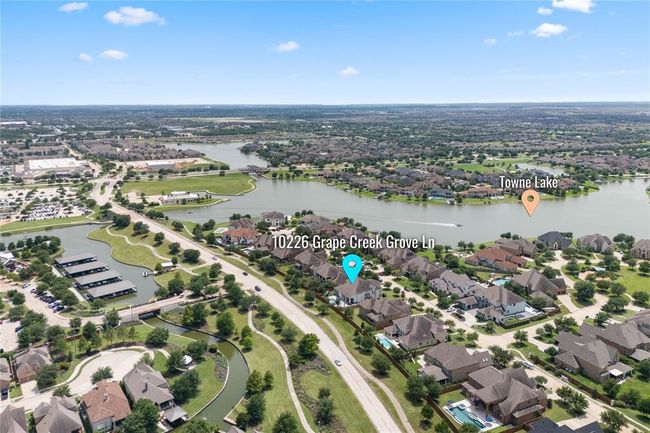 10226 Grape Creek Grove Ln, House other with 5 bedrooms, 6 bathrooms and 3 parking in Cypress TX | Image 45