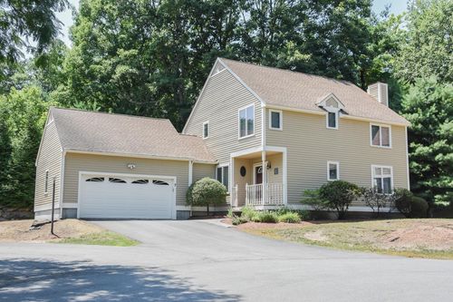 7 Casey Cir, Nashua, NH, 03063-2024 | Card Image