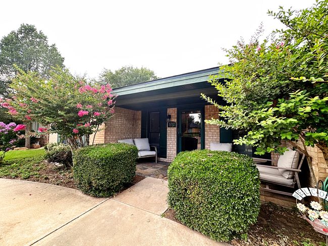 5712 70 Th Pl, House other with 3 bedrooms, 2 bathrooms and null parking in Lubbock TX | Image 4