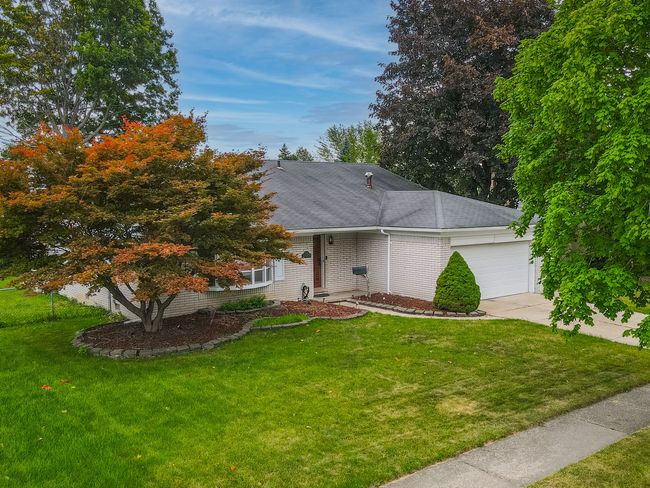16592 Country Club Dr, House other with 3 bedrooms, 2 bathrooms and null parking in Livonia MI | Image 33