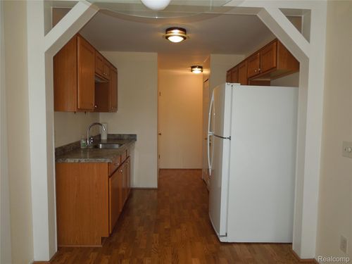 40052 Crosswinds, Novi, MI, 48375-5082 | Card Image