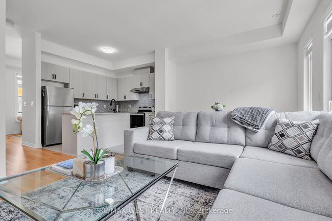 15 Quilico Rd, House attached with 5 bedrooms, 3 bathrooms and 1 parking in Vaughan ON | Image 10