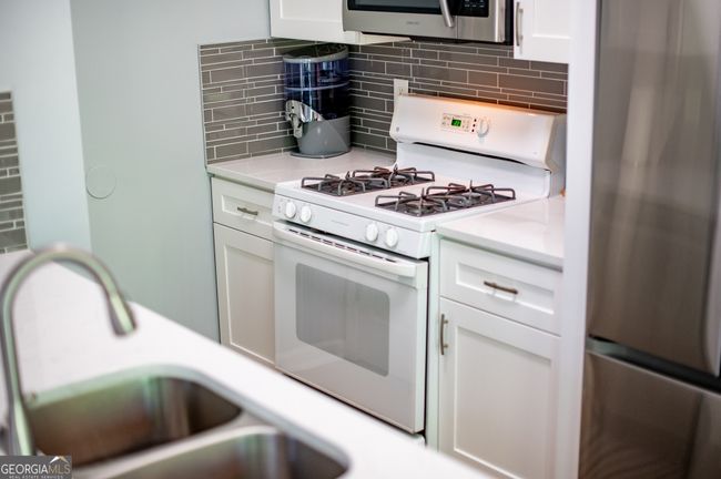 2135 Dillard Xing, Townhouse with 2 bedrooms, 3 bathrooms and null parking in Tucker GA | Image 21