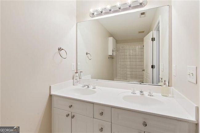 1264 Harris Commons Pl, Townhouse with 2 bedrooms, 3 bathrooms and 2 parking in Roswell GA | Image 31