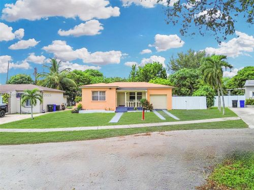 15770 Ne 18th Ct, North Miami Beach, FL, 33162-5728 | Card Image