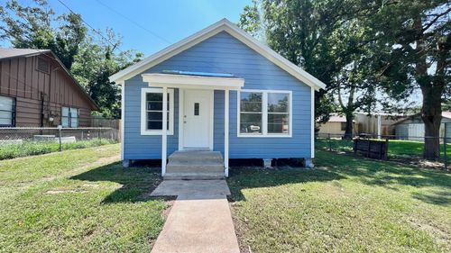 1811 Pine Ave, Bay City, TX, 77414-3714 | Card Image