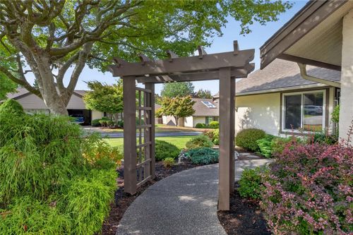 1-885 Berwick Rd S, Qualicum Beach, BC, V9K1N7 | Card Image