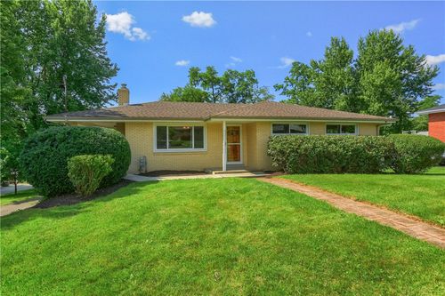 130 Claridge Dr, Coraopolis, PA, 15108-3282 | Card Image