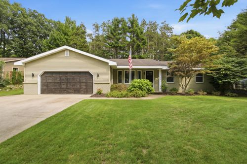 13172 Sikkema Dr, Grand Haven, MI, 49417-8913 | Card Image