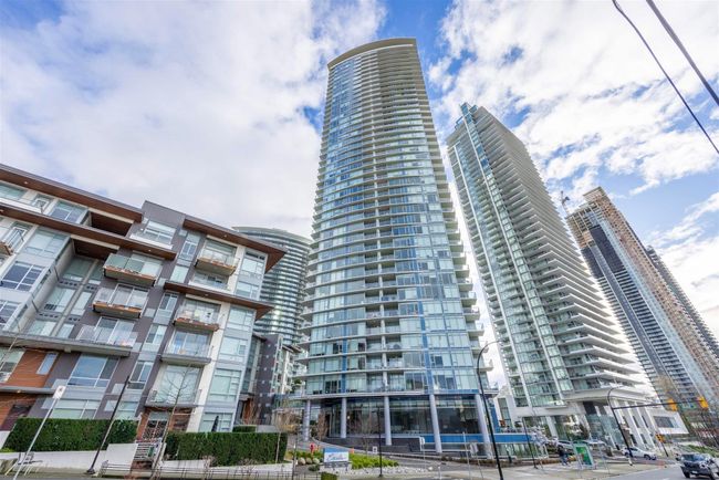 609 - 1788 Gilmore Avenue, Condo with 1 bedrooms, 1 bathrooms and 1 parking in Burnaby BC | Image 2
