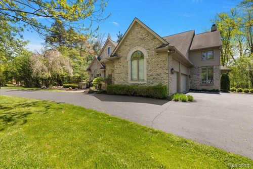 31080 Lucerne Dr, Franklin, MI, 48025-1238 | Card Image