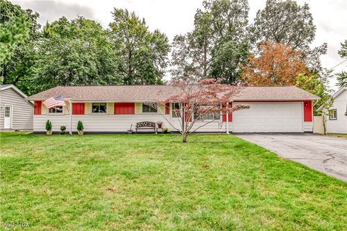 7316 Eric Dr, Mentor, OH, 44060-3010 | Card Image