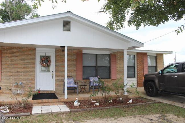 25676 Ne Evans St, House other with 3 bedrooms, 2 bathrooms and null parking in Altha FL | Image 5