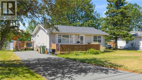 19 Braemar Dr, Saint John, NB, E2J2T5 | Card Image