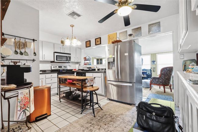 KITCHEN | Image 6