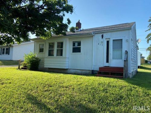 615 E South St, Albion, IN, 46701-1325 | Card Image