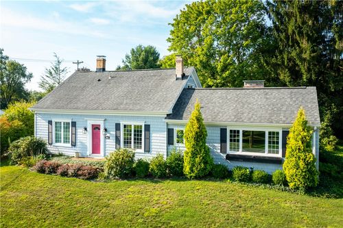 3945 Tuscarawas Rd, Brighton Twp, PA, 15009-9127 | Card Image