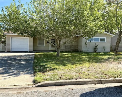 216 Burnet St, Port LaVaca, TX, 77979-2613 | Card Image