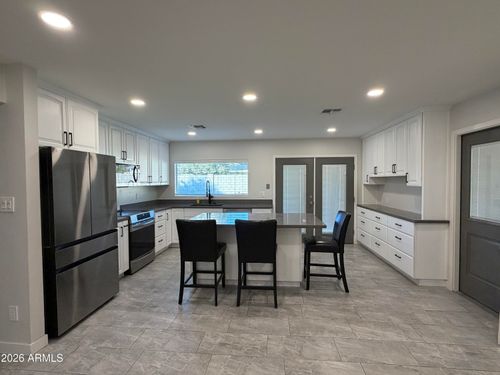 4140 W Paradise Dr, Phoenix, AZ, 85029-2918 | Card Image