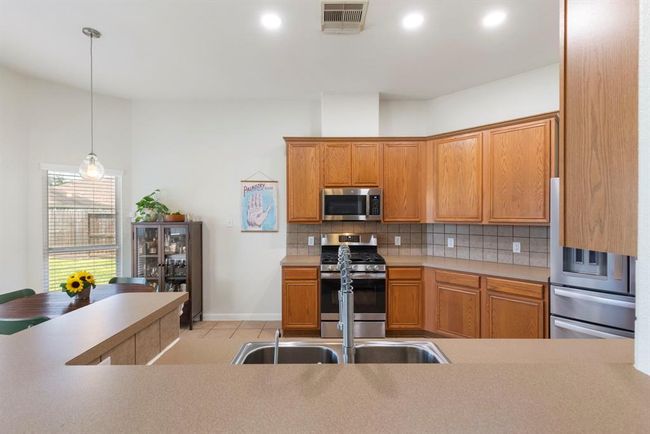 4613 Meridian Park Dr, House other with 3 bedrooms, 2 bathrooms and 2 parking in Pearland TX | Image 18