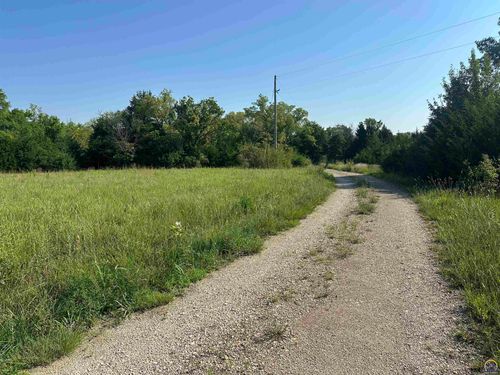 8347 Sw Us 40 Hwy, Tecumseh, KS, 66542 | Card Image