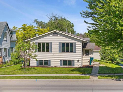 2009 S 10th Street, Manitowoc, WI, 54220 | Card Image