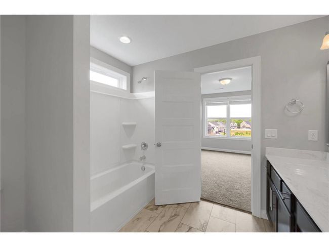 Jack and Jill Bathroom | Image 42