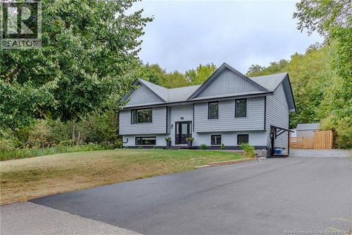 958 Kennebecasis Dr, Saint John, NB, E2K5A8 | Card Image