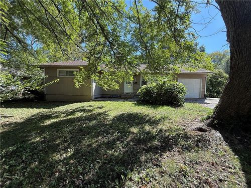 8605 E 114th St, Kansas City, MO, 64134-3616 | Card Image