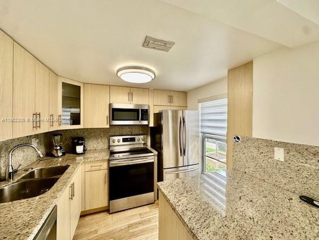 APT-207 - 110 Salamanca Ave, Condo with 2 bedrooms, 2 bathrooms and null parking in Coral Gables FL | Image 15