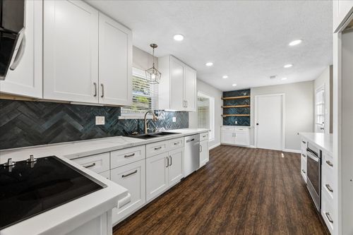 1018 El Dorado Blvd, Houston, TX, 77062-4017 | Card Image