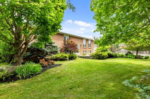 4 Couves Lane, Greenbank, ON, L0C1B0 | Card Image
