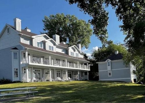 4200 West End Road, Geneva, WI, 53147 | Card Image