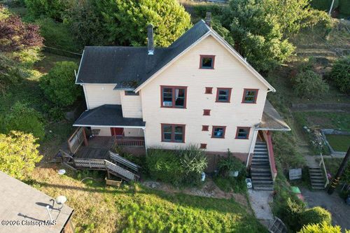 152 Washington, Astoria, OR, 97103 | Card Image