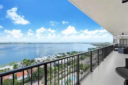 1902-1000 Venetian Way, Miami Beach, FL, 33139-1032 | Card Image