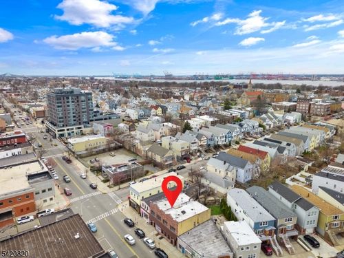 993 Broadway, Bayonne, NJ, 07002-4040 | Card Image