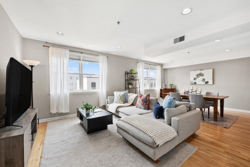 4-225 Clinton St, Hoboken, NJ, 07030-8511 | Card Image