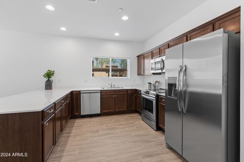 4-2842 E Tracy Ln, Phoenix, AZ, 85032-8910 | Card Image