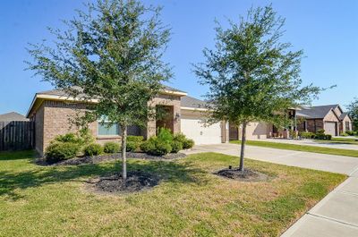 18210 Mulberry Spring Circle, House other with 3 bedrooms, 2 bathrooms and null parking in Richmond TX | Image 3