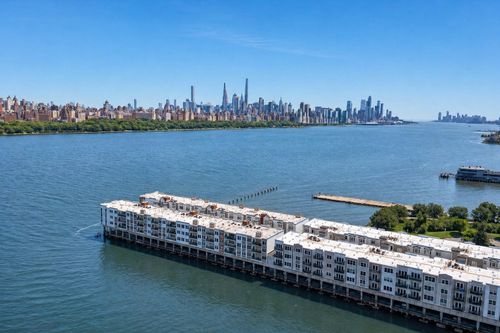 140 The Promenade, Edgewater, NJ, 07020-2118 | Card Image