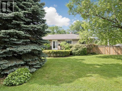 1864 Hindhead Rd, Mississauga, ON, L5J1N6 | Card Image