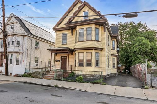 7 Trenton St, Lawrence, MA, 01841-2609 | Card Image