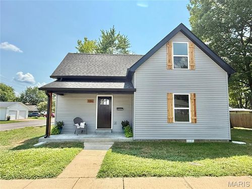 500 W Pacific St, Pacific, MO, 63069-1949 | Card Image
