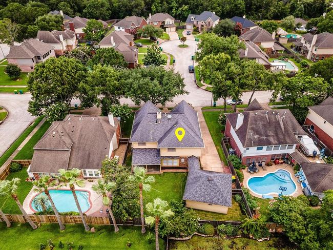 Overview of your new home and shady tree in front yard! | Image 37