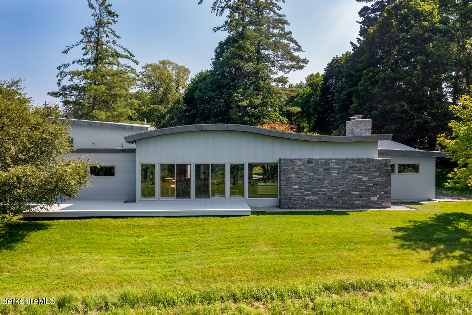 Ide Rd, Williamstown, MA 01267